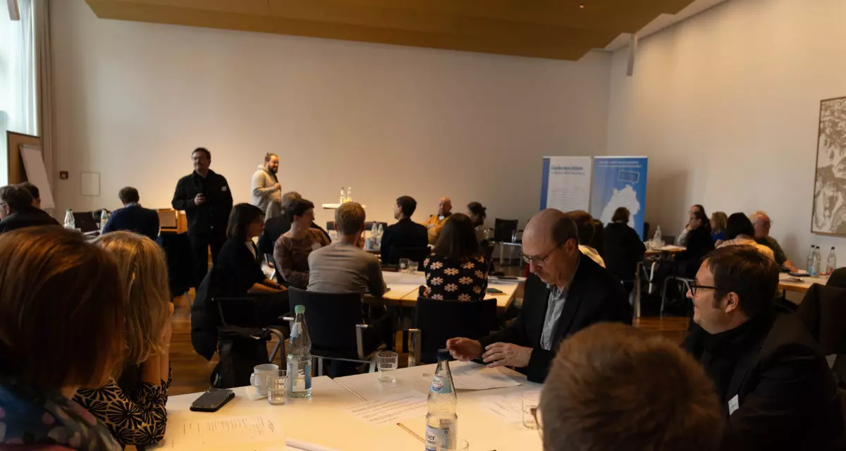 Plenumssaal bei der Tagung in Stuttgart. Foto: mh-fb.com Plenumssaal bei der Tagung in Stuttgart. Foto: mh-fb.com